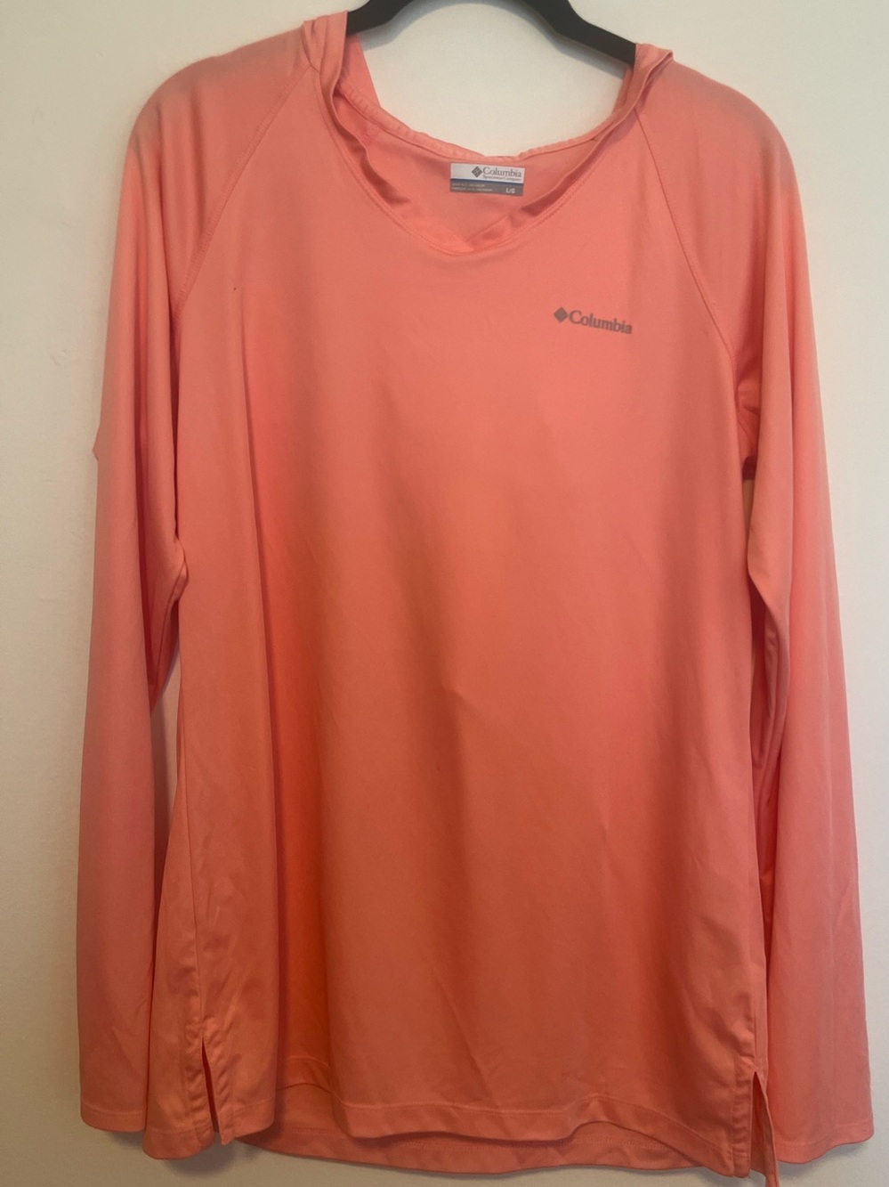 Columbia Women’s Coral Long-Sleeve Hooded Performance Shirt